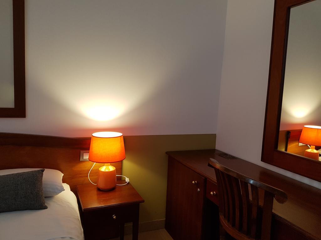 Hostal Lk Barcelone Extérieur photo